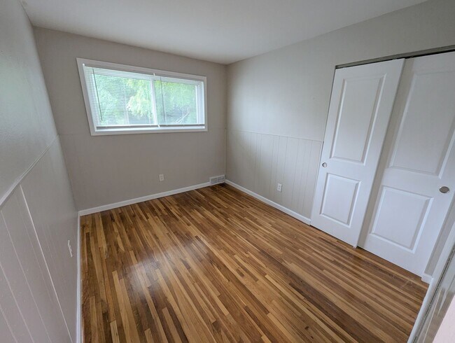Building Photo - Casa Capri – Florissant Favorite