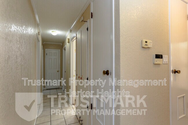 Building Photo - 417 Cottonwood Dr