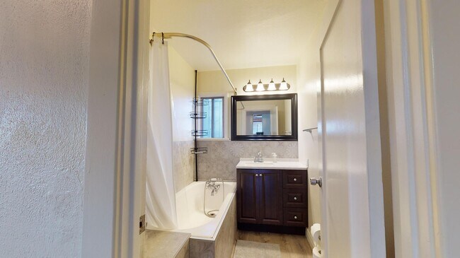 Building Photo - 3423 W 58th Plz