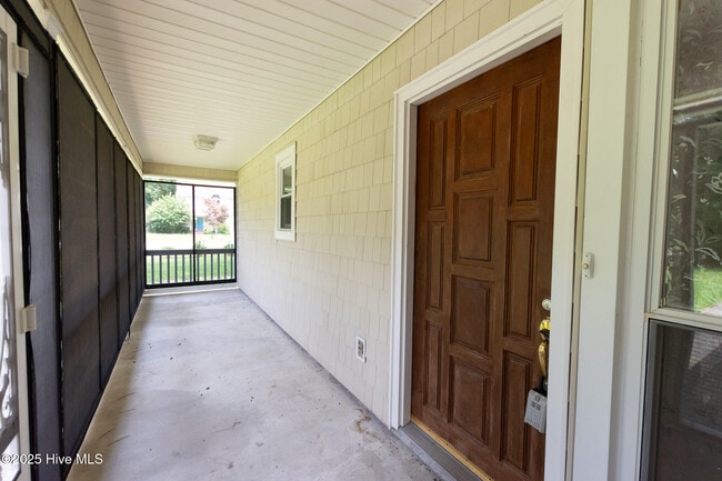Building Photo - 110 Deerfield Rd
