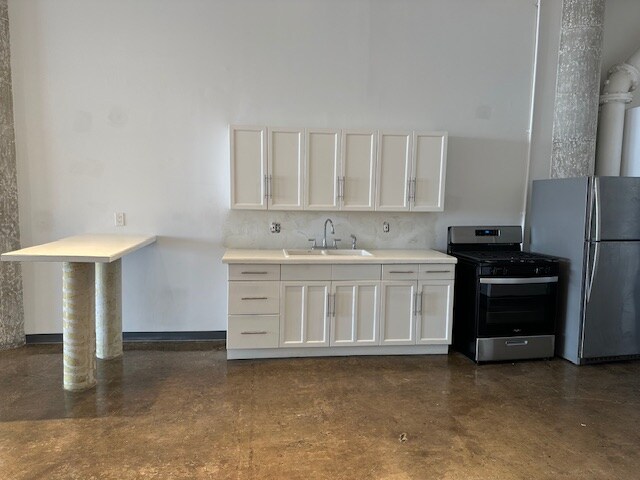 Building Photo - 1308 Factory Pl