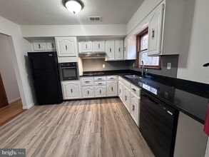 Building Photo - 60 Broad Ave