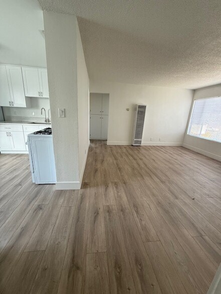 Kitchen/ living room - 142 W 94th St