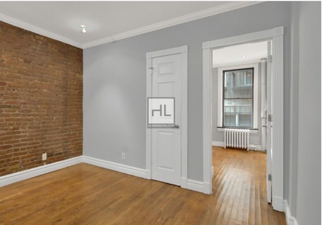 Building Photo - 221 E 23rd St