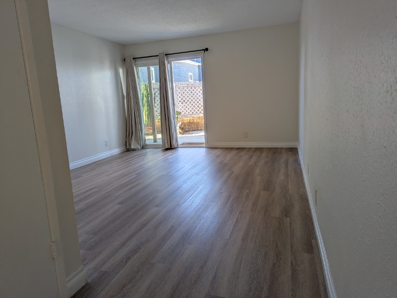 Building Photo - 216 Melrose Dr