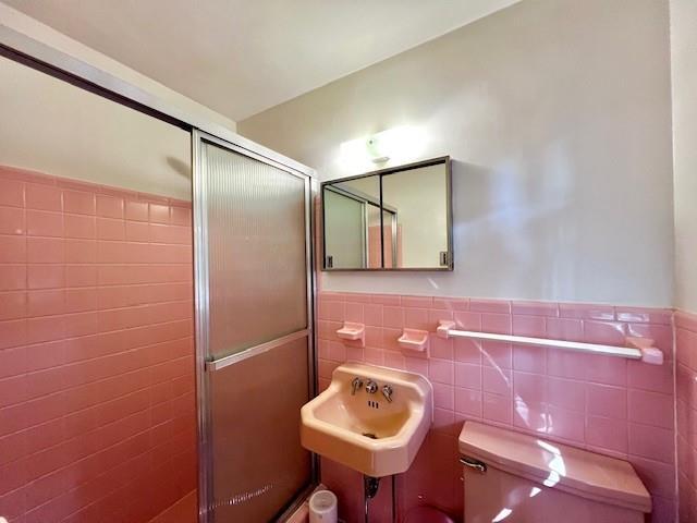 Building Photo - 1445 Pineway Dr NE