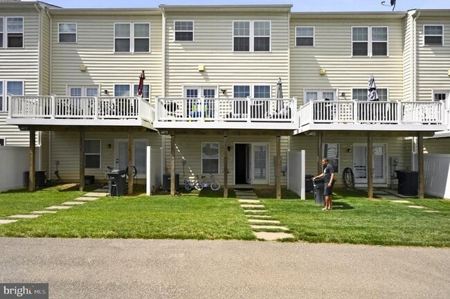 Building Photo - 6357 Walcott Ln