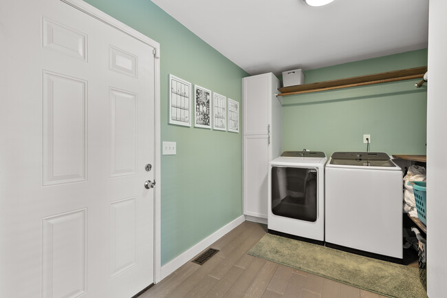 Laundry/mudroom - 1050 Pathfinder Rd