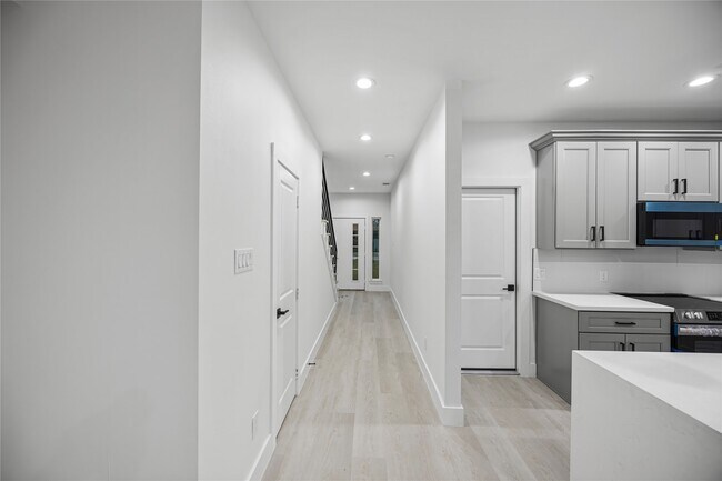 Building Photo - 8218 Lawler St