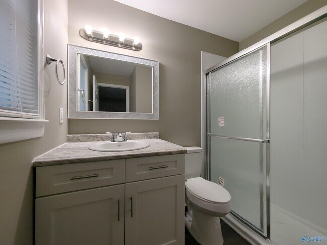 Building Photo - 3913 Talwell Dr SW