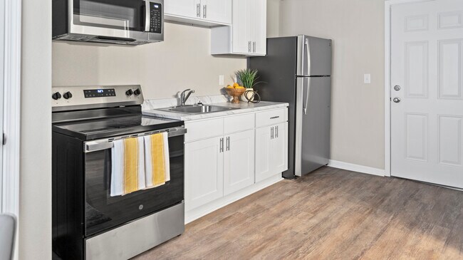 Building Photo - The Flats on 39th