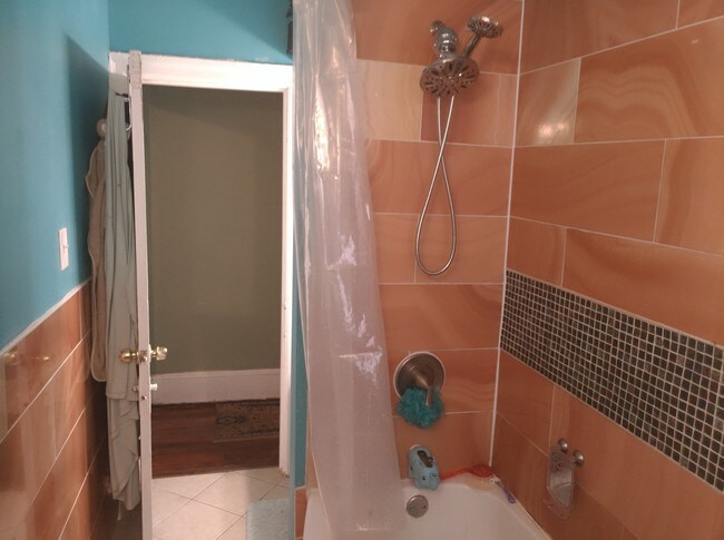 Building Photo - 5008 Beaumont Ave