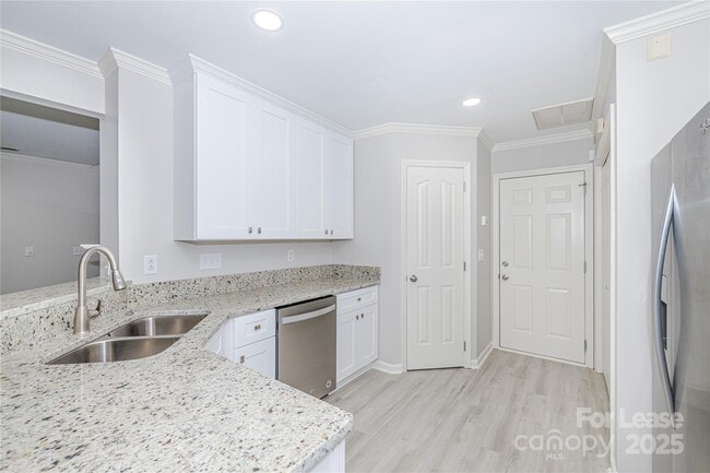 Building Photo - 4709 Morning Dew Ct