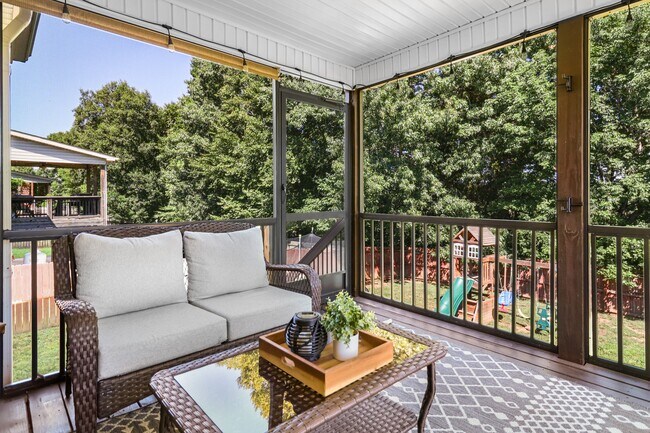 Building Photo - 773 Banister Dr