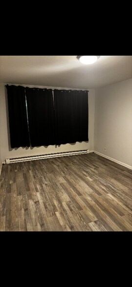 Building Photo - 550 Harding Pl