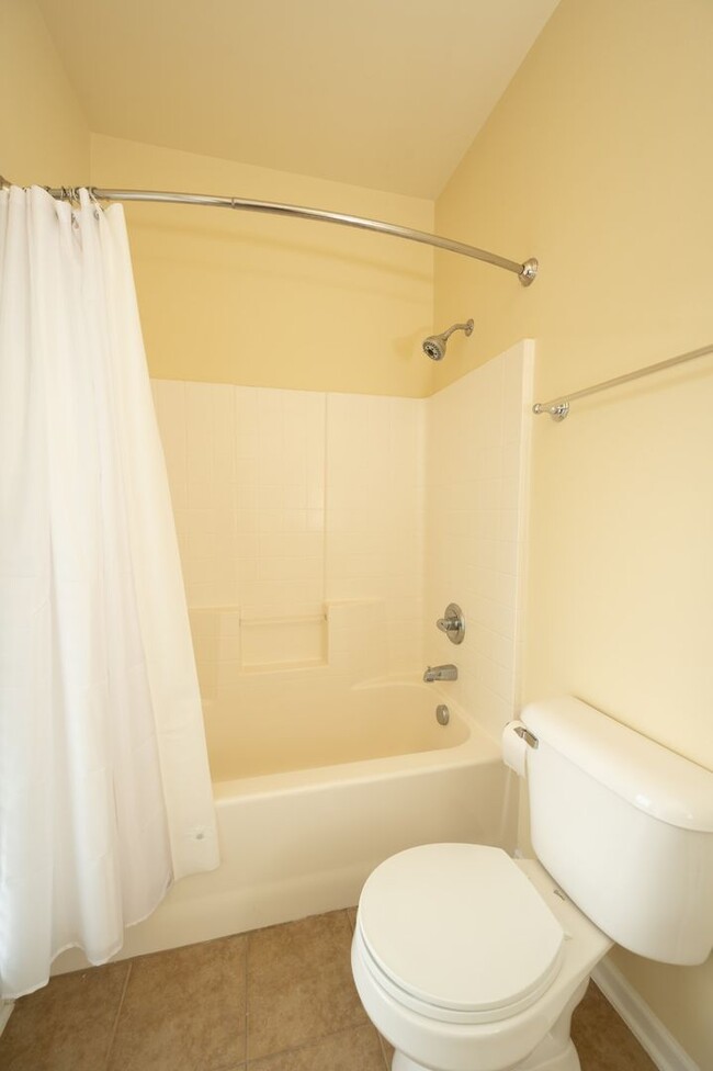 Building Photo - **LUXURIOUS GATED COMMUNITY IN FRANKLIN ZO...