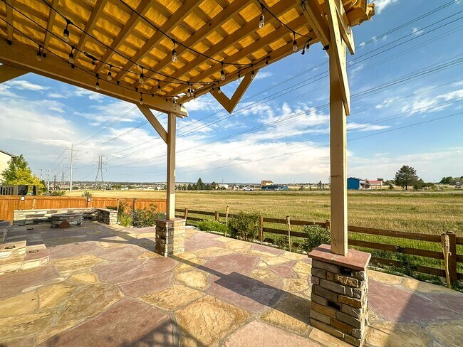 Building Photo - 17286 Bluetrail Ave