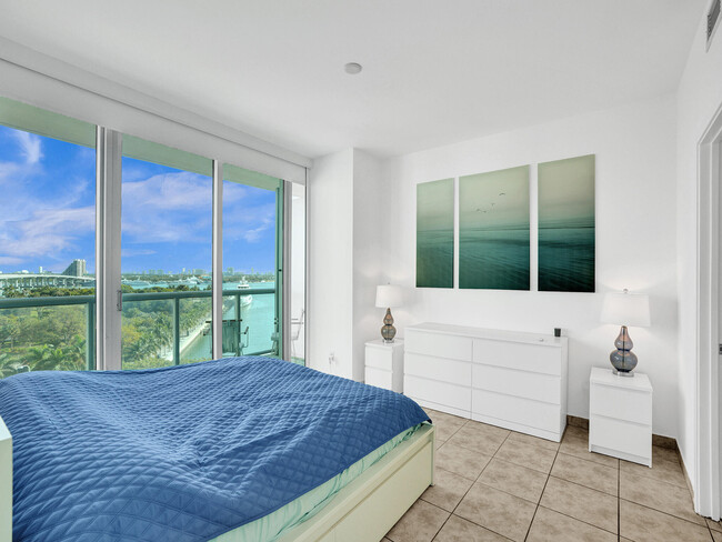 Building Photo - 888 Biscayne Blvd
