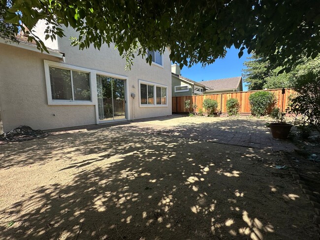 Building Photo - Beautiful 3 Bedroom, 2.5 Bath Antioch Home