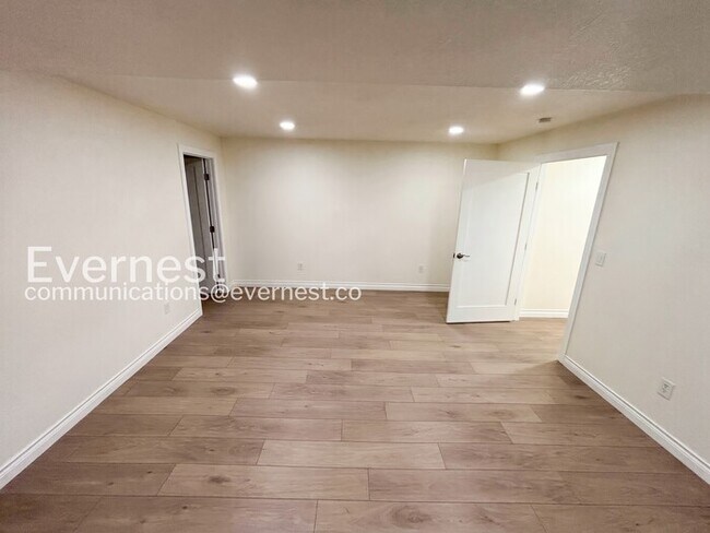 Building Photo - 268 S Garfield St