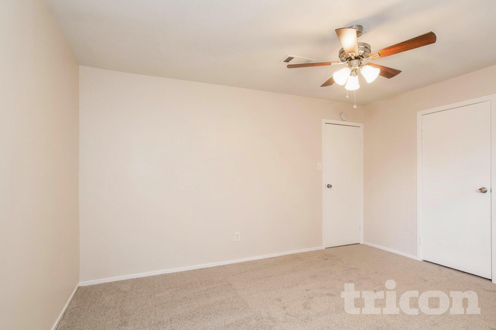 Building Photo - 8610 Pine Shores Dr