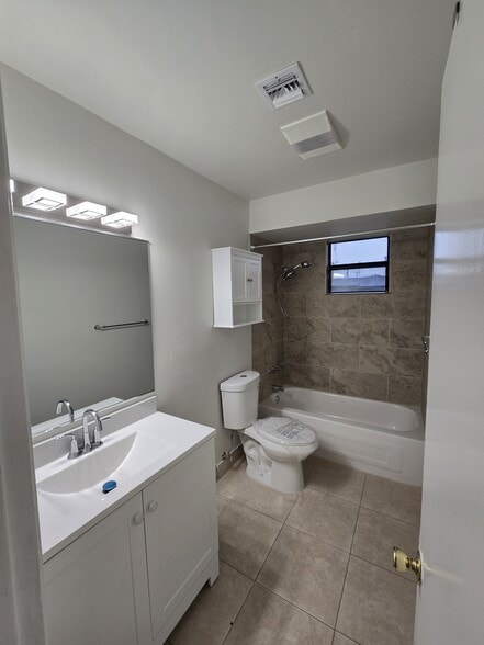 Bathroom - 4271 Kent Ave