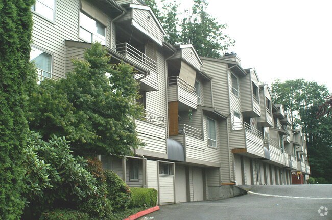 Primary Photo - Newport On The Park