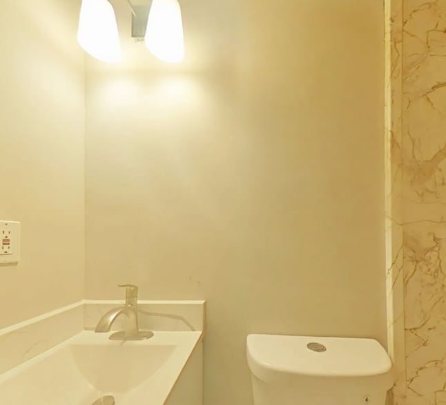 Building Photo - 249 Laurel Ave SW