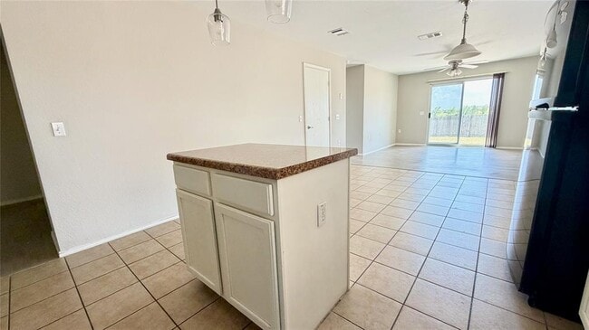 Building Photo - 12333 Paloma Blanca Way