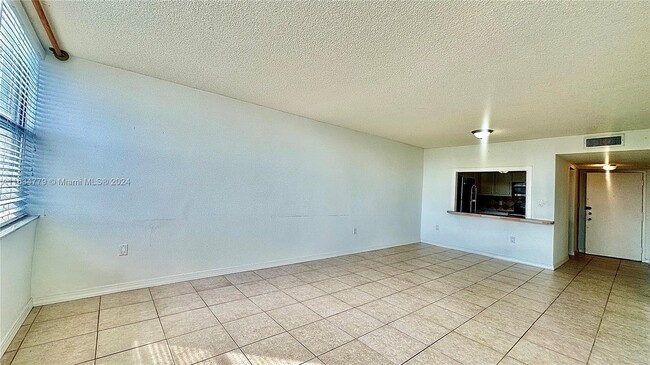 Building Photo - 1200 NE Miami Gardens Dr