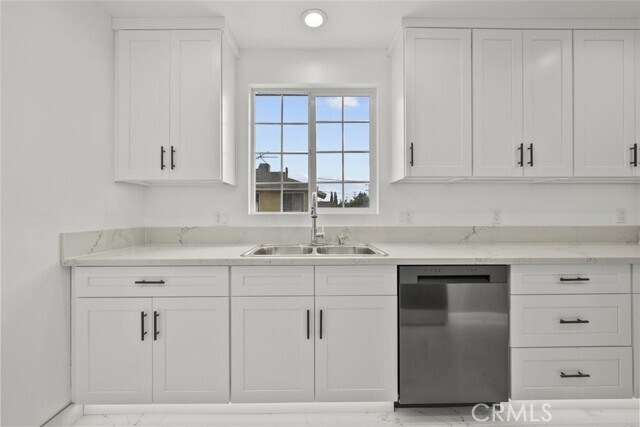 Building Photo - 15210 Cohasset St