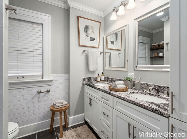 Building Photo - Central German Village Location!