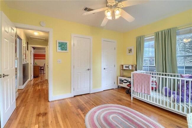 Building Photo - 1504 Hillmont St