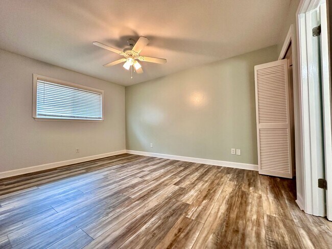 Building Photo - Coastal Charm Meets Resort Living – 2BR/2BA in Gated Seascape Neighborhood