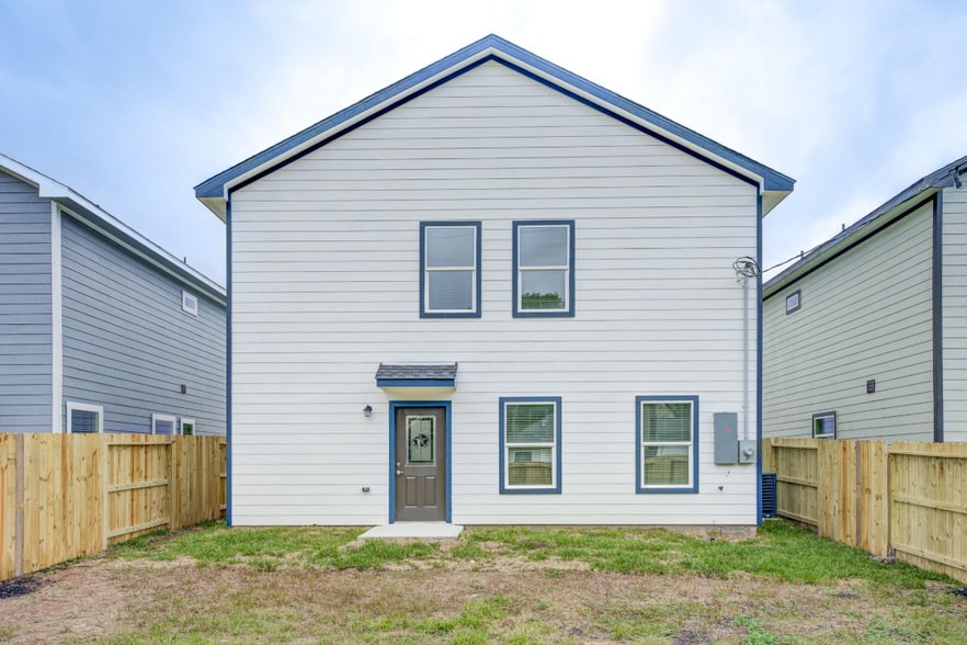 Building Photo - 410 N 4th St