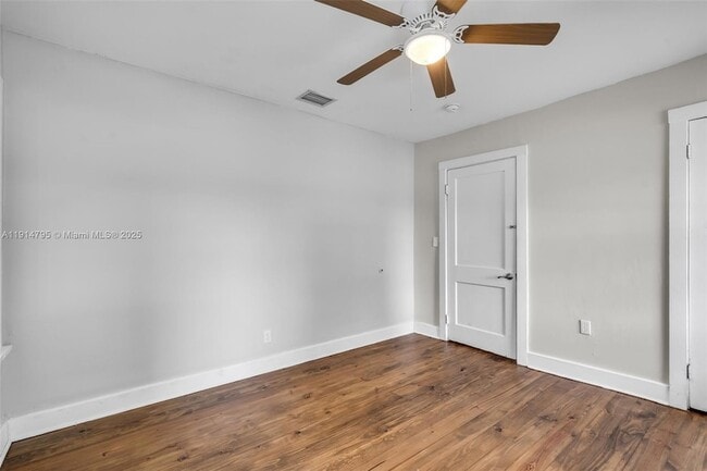 Building Photo - 314 NE 26th Terrace