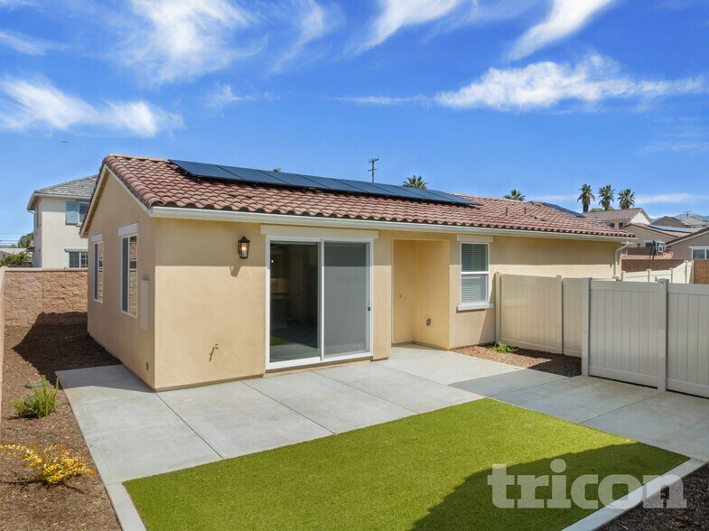 Building Photo - 1721 Lorraine Dr