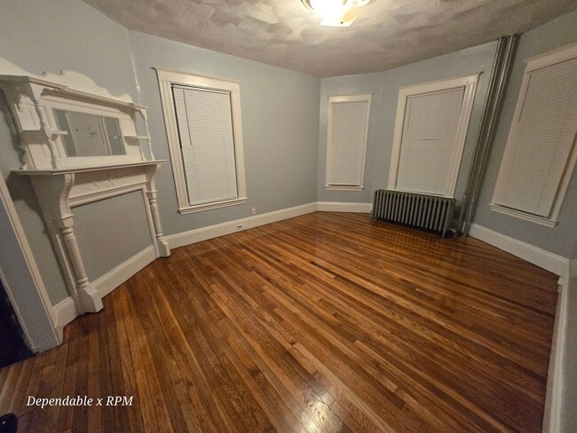 Building Photo - 17 Josephine St