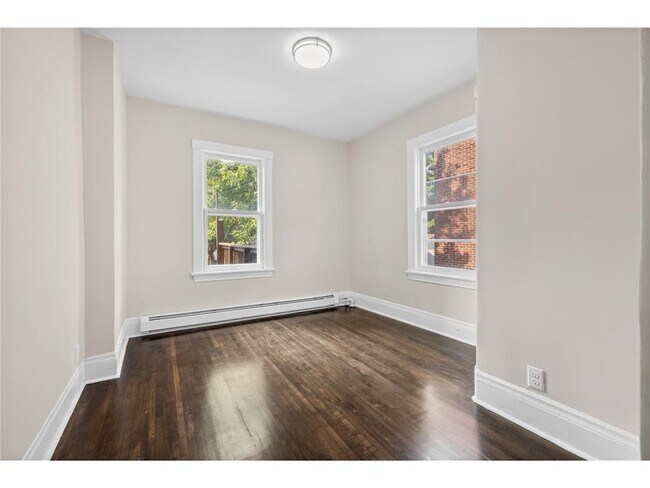 Building Photo - 892 Marshall Ave