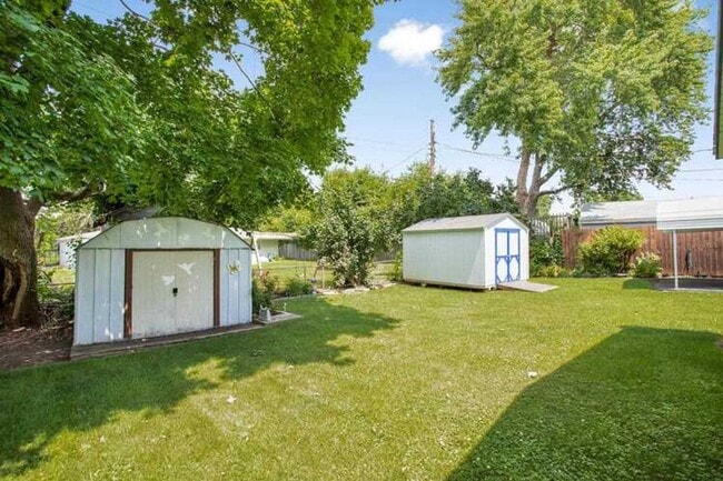 Building Photo - 3bedroom house