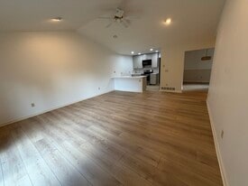 Building Photo - 3407 Dotwood St NW