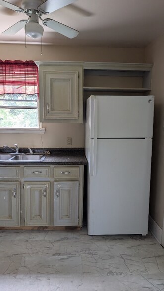 Building Photo - 119 13th St N