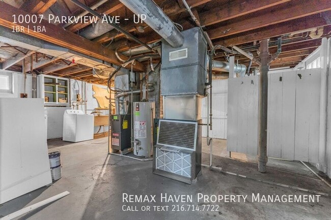 Building Photo - 10007 Parkview Ave