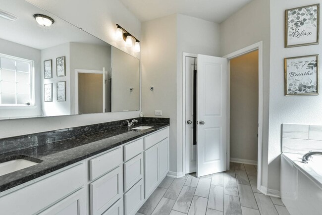 Building Photo - 6306 Golden Gate Dr