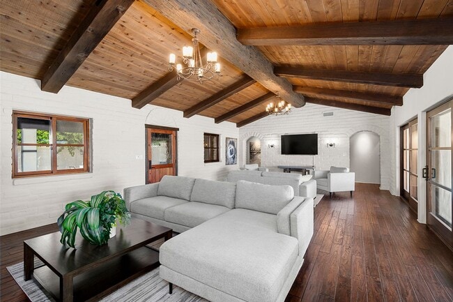 Building Photo - This Beautiful Hacienda Style Home combine...