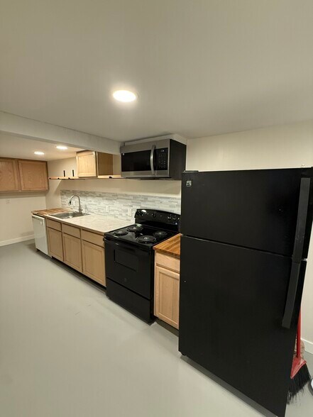 Building Photo - 5454 45th Ave SW