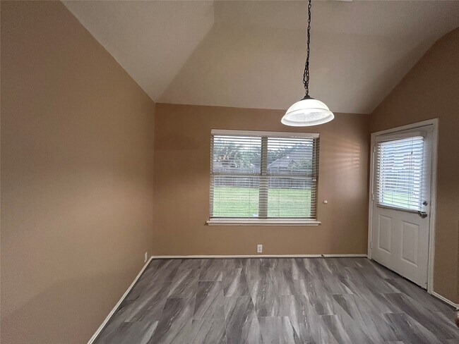 Building Photo - 5018 Rocky Manor Ln