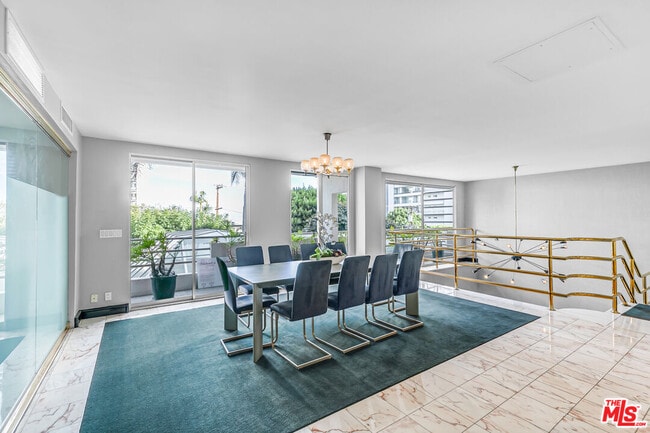 Building Photo - 1131 Alta Loma Rd