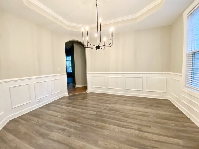 Building Photo - 4-Bedroom Home with Loft and Office for Re...