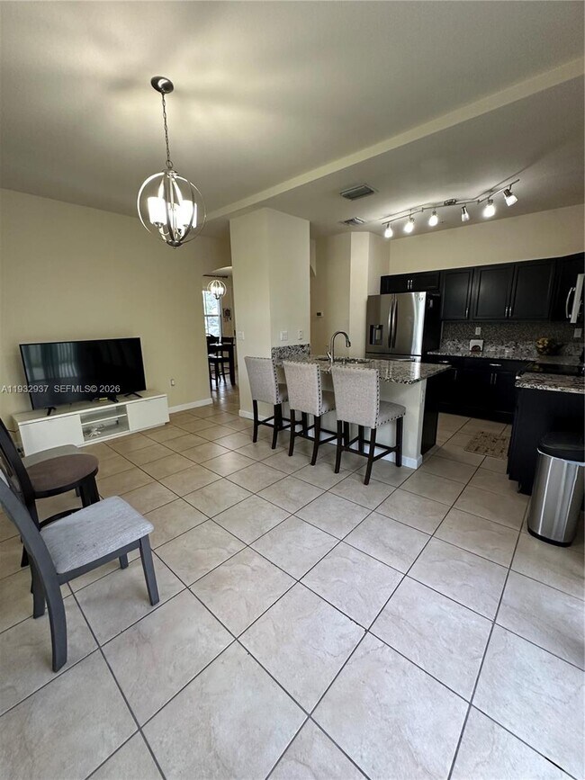 Building Photo - 133 SE 28th Ter